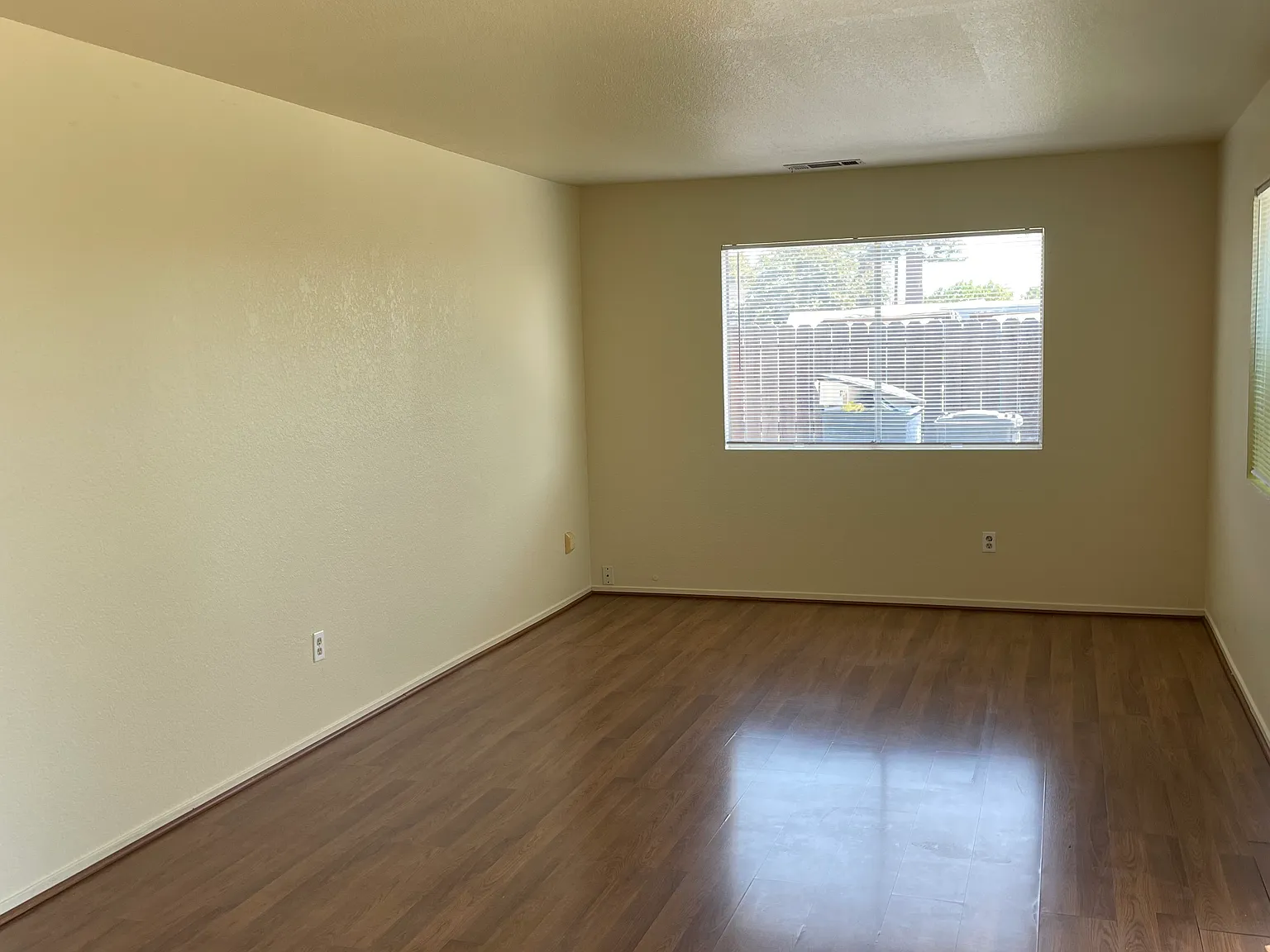 3 bed, 1100 sqft, $2,495 — Photo 1