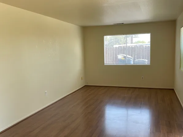 553 W 23rd St #B, Tracy, CA 95376