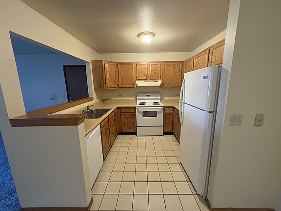 3rd image of 7104 Broadway #71203C