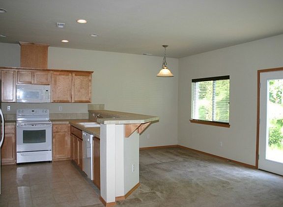 3rd image of 320 50th St SE
