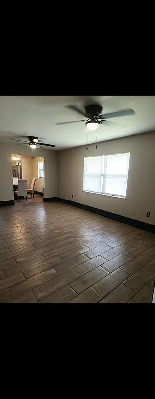 3 bed, 1.0 bath, 1033 sqft, $1,500 — Photo 3
