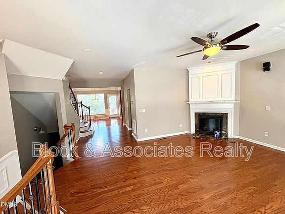 4th image of 2705 Laurelcherry St