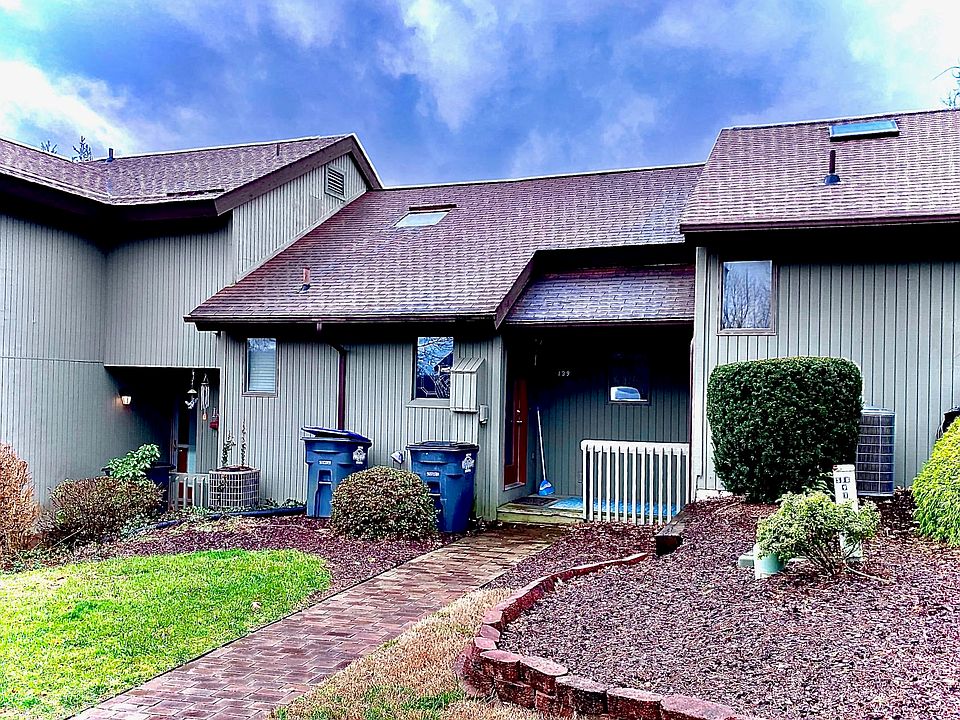 1st image of 139 Willowbrook Dr #Na