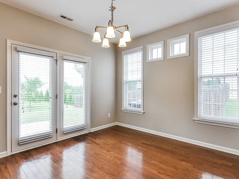 607 Bellefont Ct — Photo 4