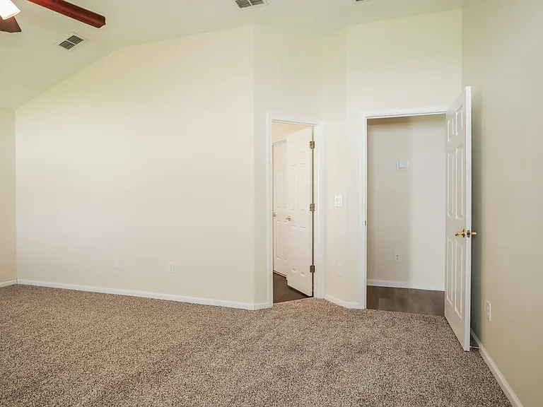 3460 Live Oak Hollow Dr — Photo 11