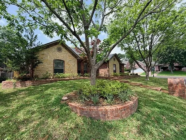 Building Photo - 5603 Thomas Nelson Dr