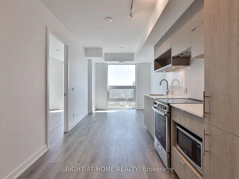 100 Queen St E #2805 — Photo 3
