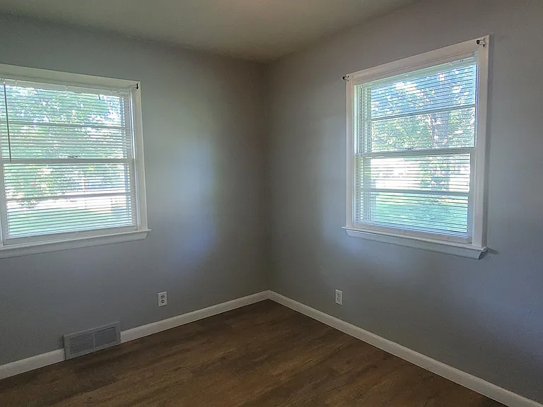 36 Liberty Blvd — Photo 3