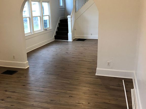 4th image of 418 Eastern Ave #418