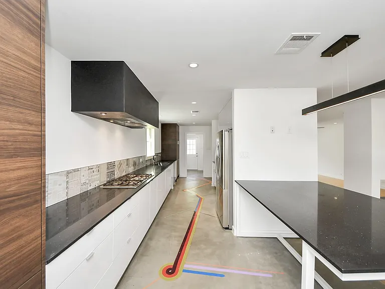7610 Highmeadow Dr — Photo 22