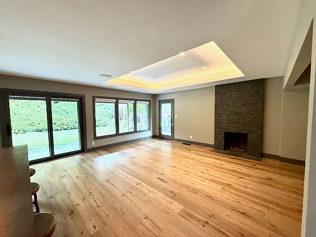 2594 Roosevelt Ave — Photo 5