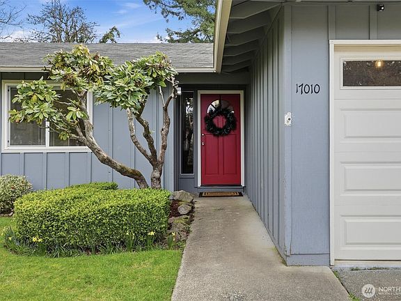 3rd image of 17010 137 Place SE