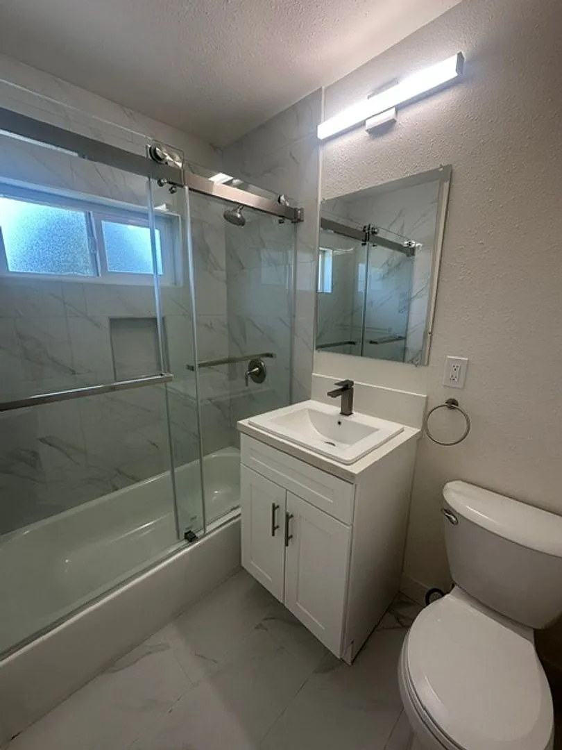 121 S. Chandler Ave — Photo 1