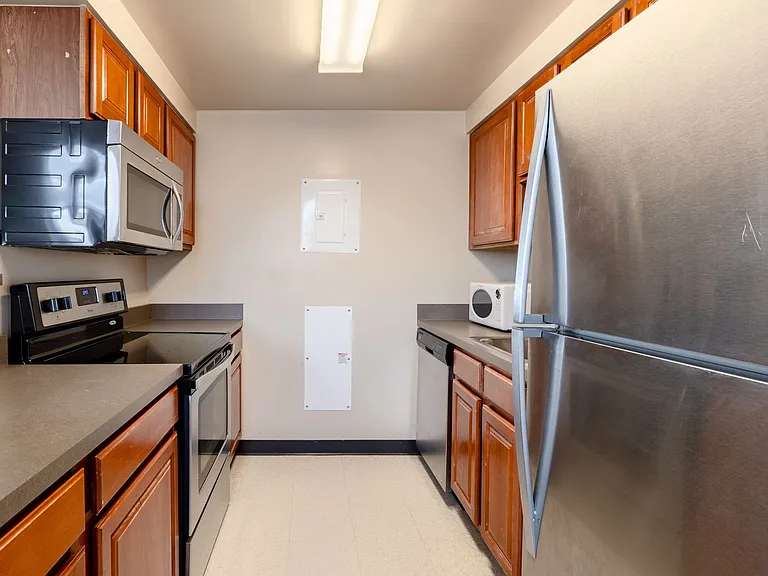 500 W Fayette St. — Photo 7