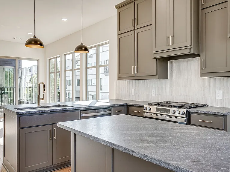 2820 Weisenberger St #110 — Photo 25