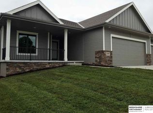 16659 Ogden Cir, Omaha, NE 68116