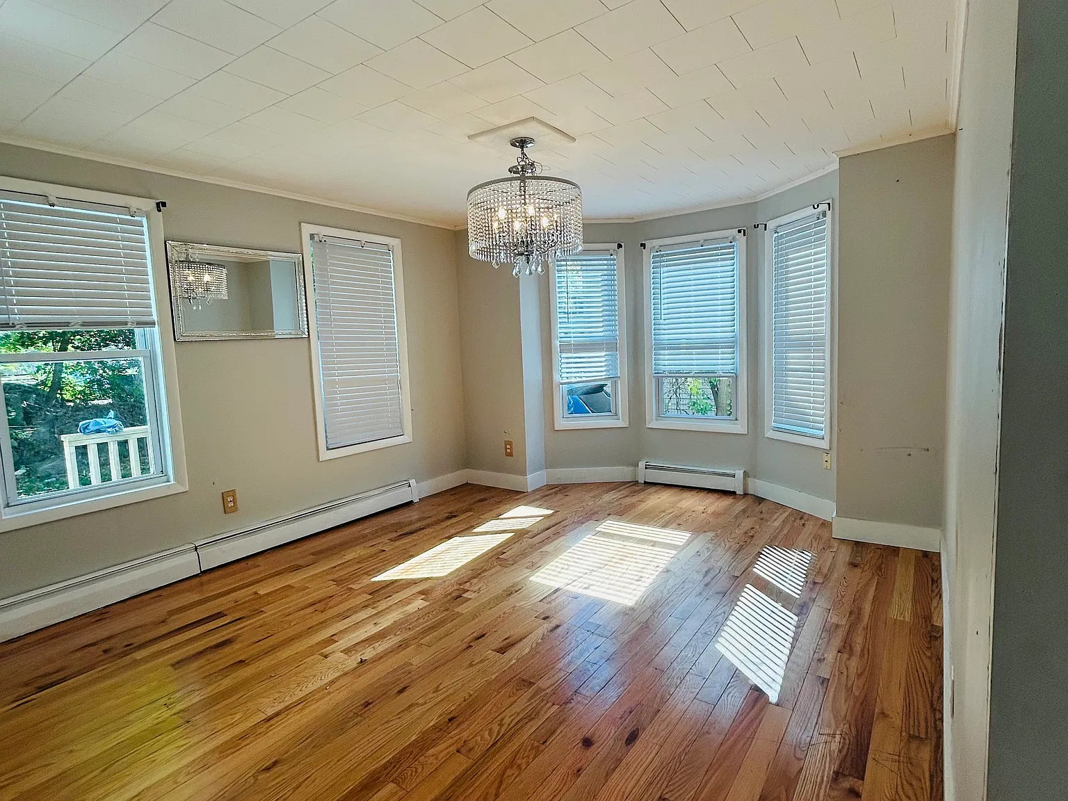 2 bed, $1,900 — Photo 2