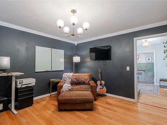 5th image of 636 Waterford Ln