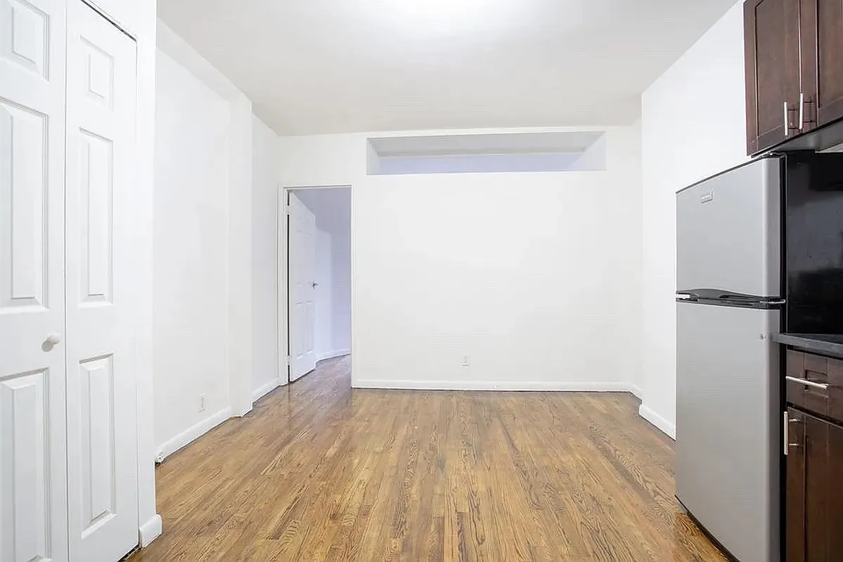309 East 61st Street — Photo 3