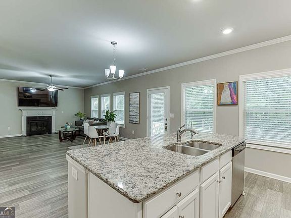 4th image of 23 Dorset Way