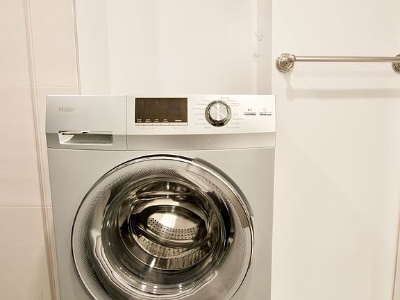 5th image of 152 W 49th St #4FF
