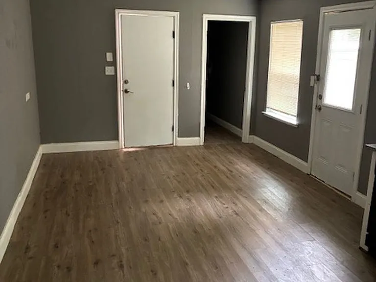 1126 Park Cir — Photo 15