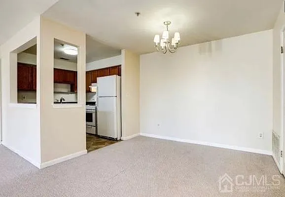 1335 Waterford Dr — Photo 5