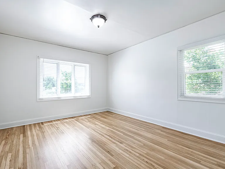 1489 E Michigan Ave — Photo 20