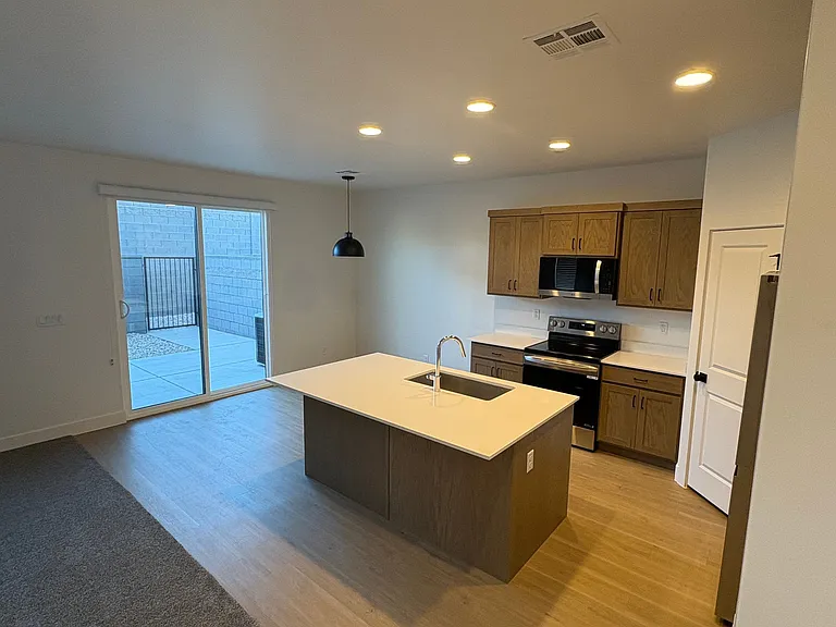 1855 Livy Ln #MAIN — Photo 5