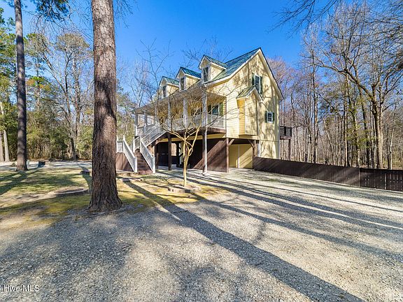 5th image of 815 Riverview Drive