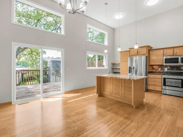 1005 W 105th St, Minneapolis, MN 55431