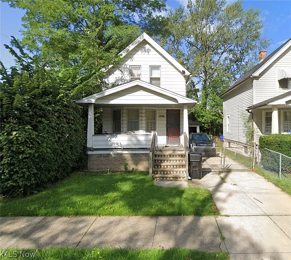 3710 E 104th St photo 1
