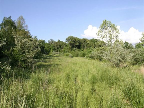 3rd image of Wiltshire Dr