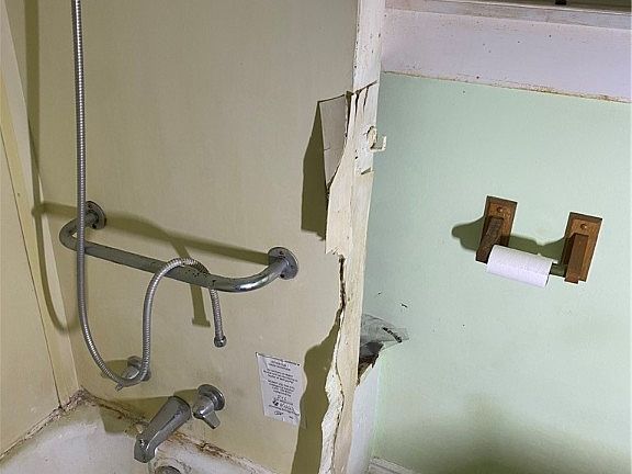 3rd image of 308 Bank Ln SE