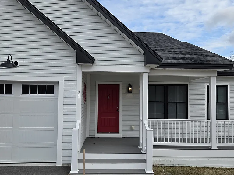 21 Juniper St — Photo 1