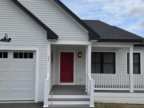 21 Juniper St, Old Orchard Beach, ME 04064