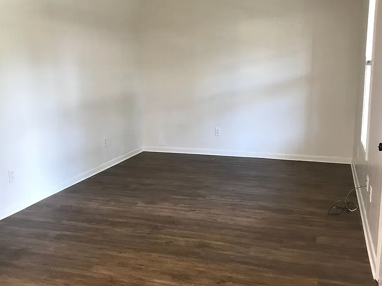 318 Porter Ave — Photo 6