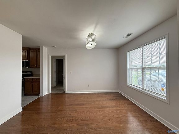 4th image of 322 Eagle Ridge Dr