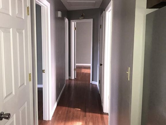 5th image of 157 Oakwood Cir NE