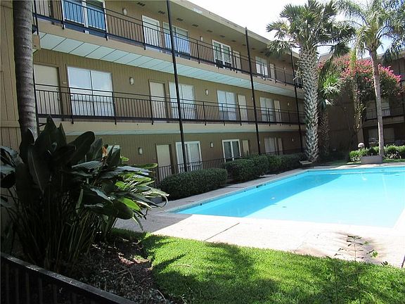3rd image of 318 Lake Marina Ave APT 227