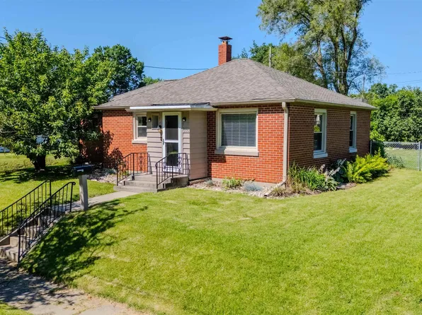 606 N Wayne St, North Manchester, IN 46962