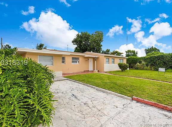 4th image of 1011 NW 198th St