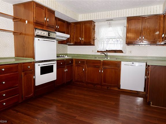 2nd image of 693 Idlewood Ave