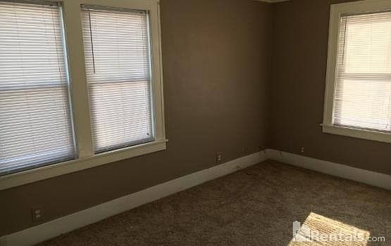 4th image of 1033 Myrtle Ave
