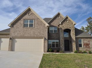 9708 Oak Heights Dr, Sherwood, AR 72120
