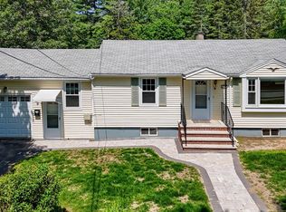 9 Hinckley Rd, Tewksbury, MA 01876