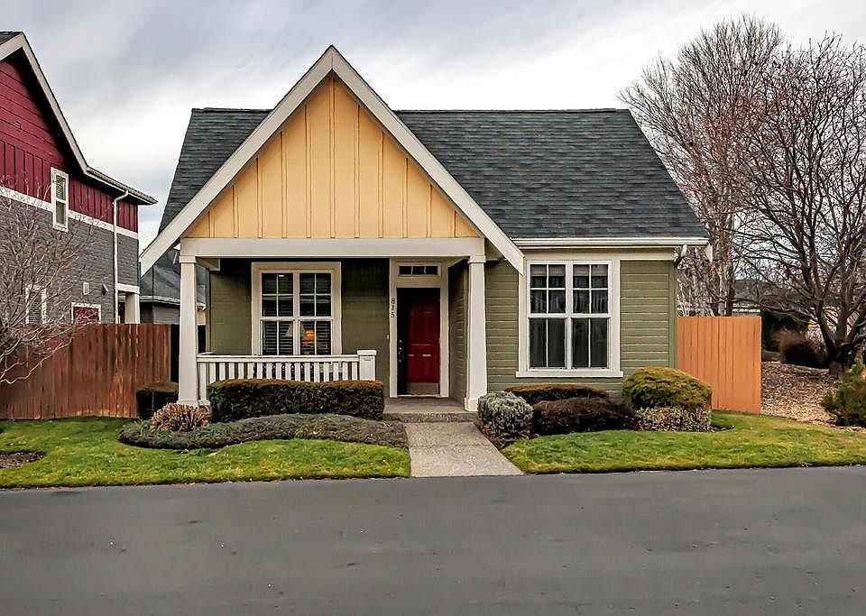 1st image of 815 SE Creekside Dr