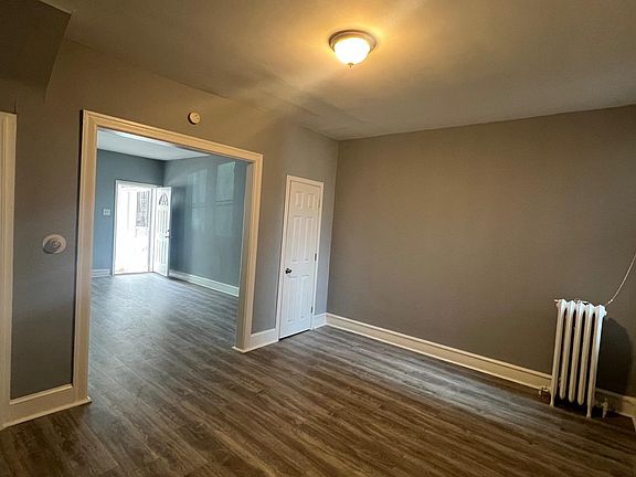 4th image of 1359 Dyre St