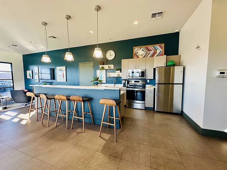 1900 12th Ave S #420 — Photo 9