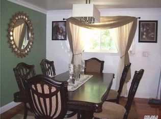 21 Wilson Ave, Deer Park, NY 11729